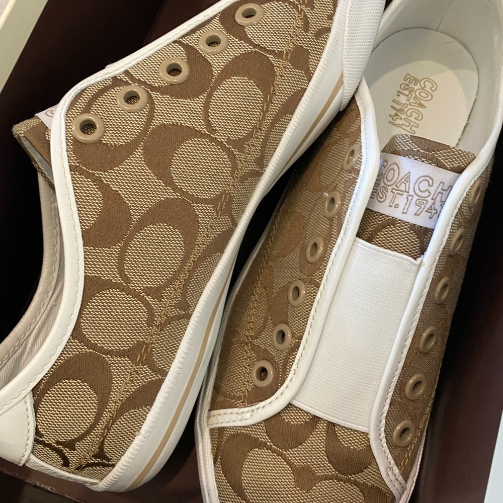 ⬇️PRICE DROP⬇️ Coach Signature Tennis Shoe- NEW